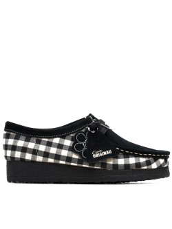 Clarks Wallabee black white
